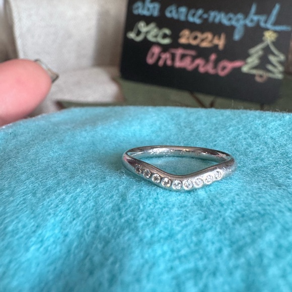 Tiffany&Co Platinum Curved Wedding Band *PRICE Is FIRM* - Picture 4 of 17